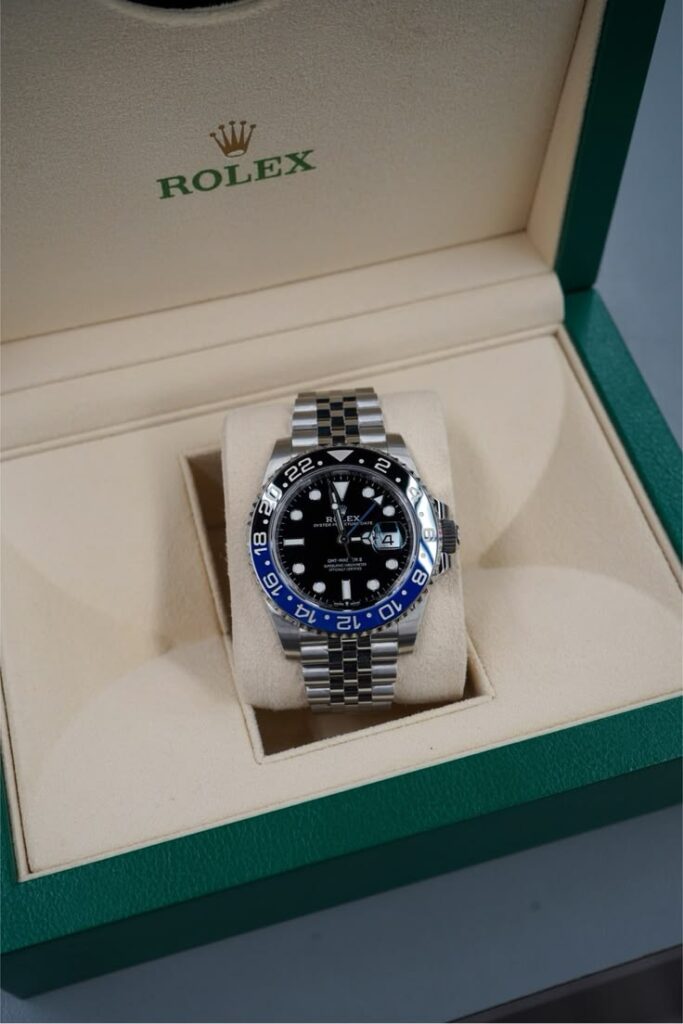 Tìm quán thu mua đồng hồ cũ Rolex uy tín Cầu Giấy. 1