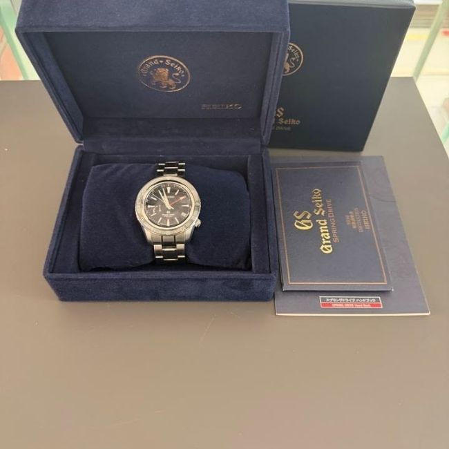 Địa chỉ vung tiền mua đồng hồ Grand Seiko Hoàn Kiếm 2