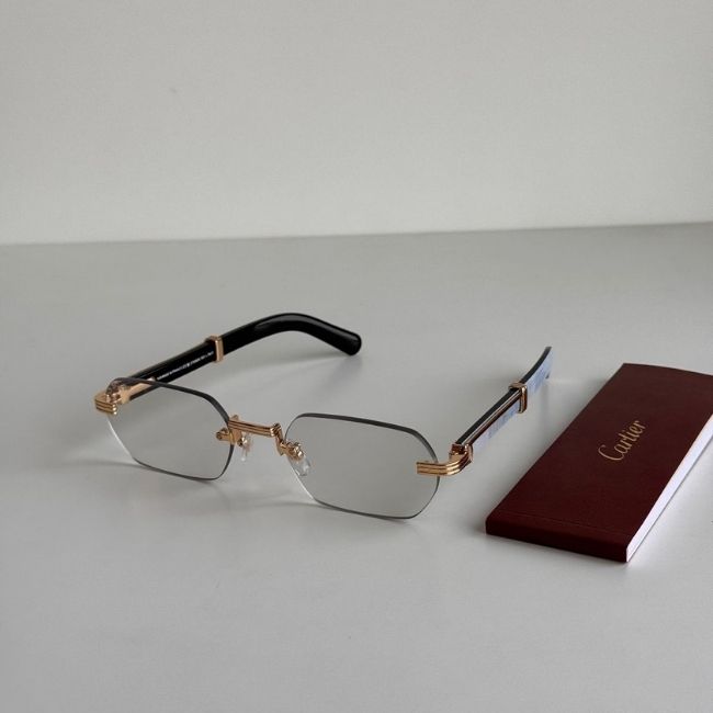 Dịch vụ mua kính mắt vàng đúc Cartier ở Quảng Ninh 1