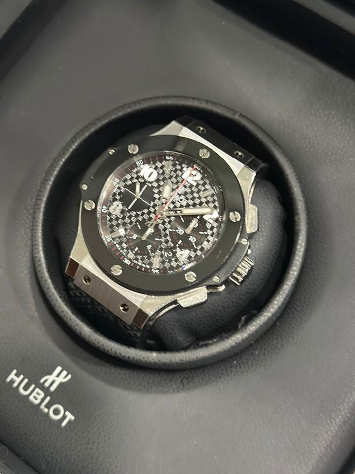 Minh Triệu nhận thu mua đồng hồ cũ Hublot thủ tục nhanh. 2