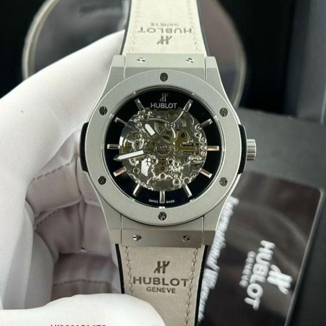 Cửa hàng Đồng hồ nhận thanh lý đồng hồ Hublot chính hãng. 2
