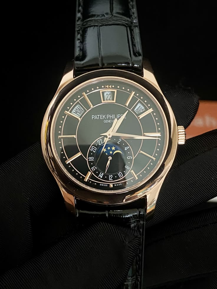 Nơi chuyên thu mua đồng hồ cũ Patek Philippe vùng Long Biên. 2